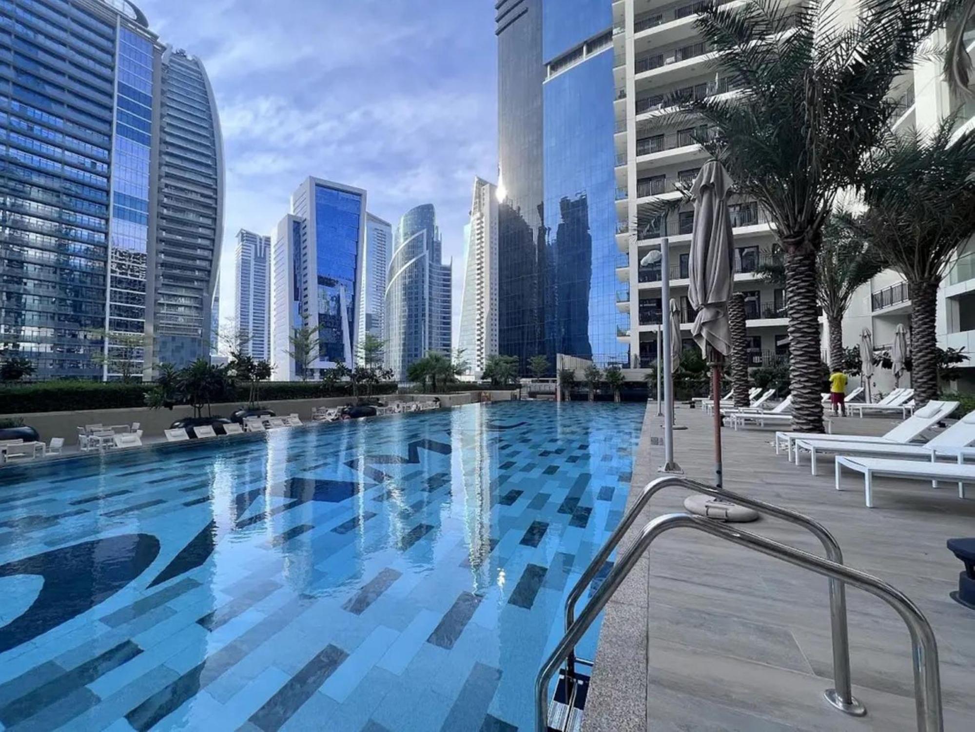 Prestige 1br In Zada Tower-31 * Dubai